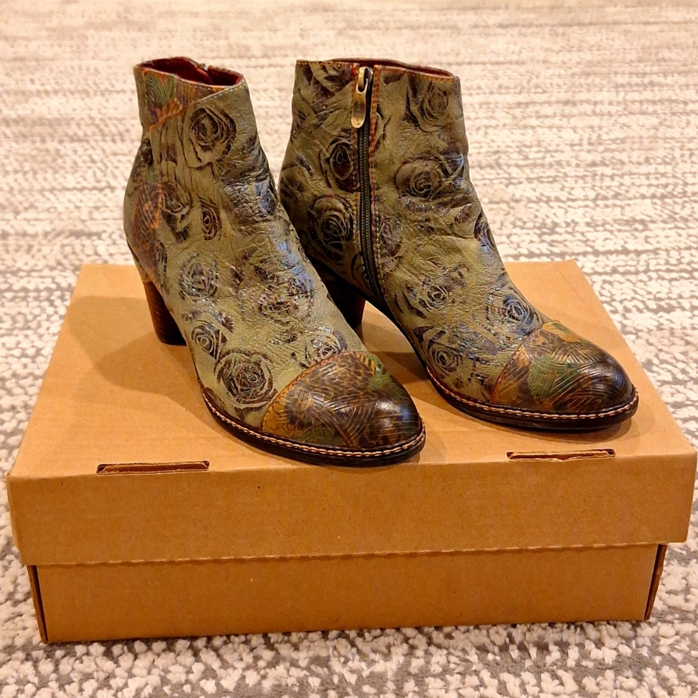 Spring Step L'artiste Waterlily Booties